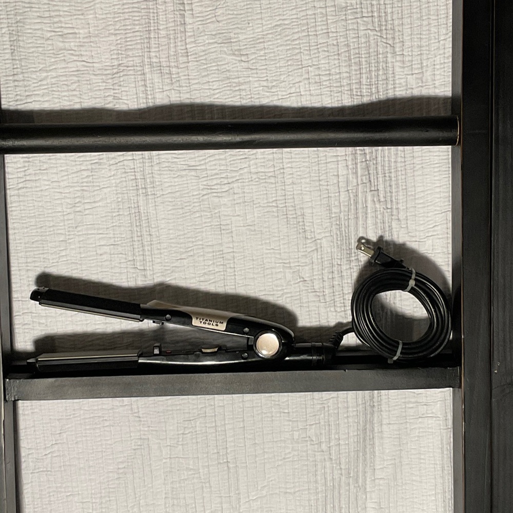 Titanium Hair Styling Tool - Sleek Black and Silver